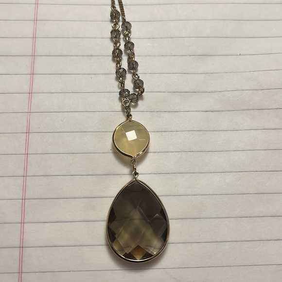 Beautiful gem necklace, gold tone from Stitch Fix - Picture 4 of 4